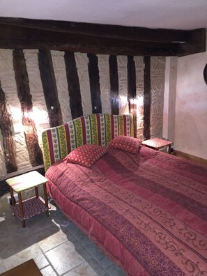 5 Schlafzimmer, Zimmersafe, Bügeleisen/Bügelbrett, WLAN