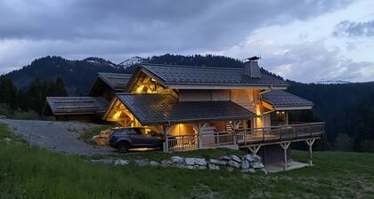 MAGNIFIQUE Chalet 10 personnes , A 200ml d une remontée . WIFI,Jacuzzi et Sauna