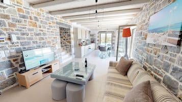 Smart TV, foosball, table tennis