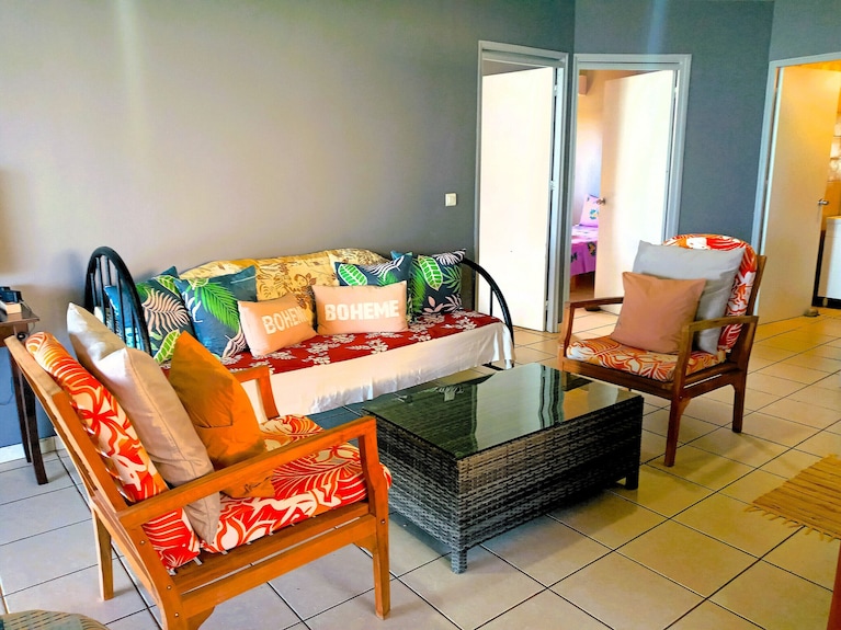 Moorea - Fare Taina Iti - Bungalow For 4 People In Haapiti - French Polynesia