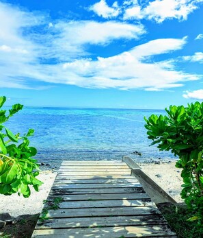Una playa cerca