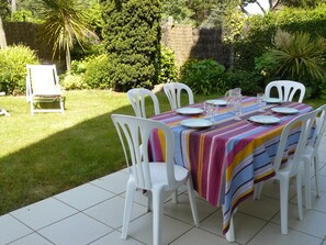 Outdoor dining - TRIDILLE 1 - Apartment for rent with garden in Carnac - D6 (Carnac)