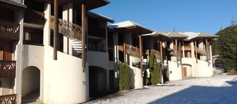 Residence in the heart of the typical old village of Les Gets while remaining calm,