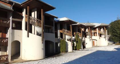 Residence in the heart of the typical old village of Les Gets while remaining calm,