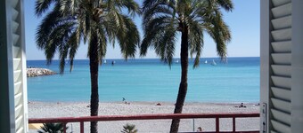 Laurie's Dream - Fabulous All-Season Beachfront Getaway in Beautiful Menton