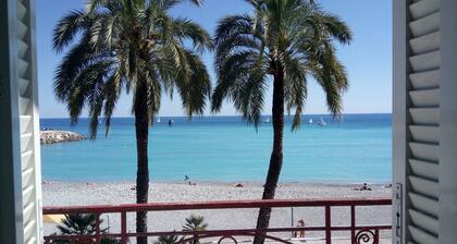 Laurie's Dream - Fabulous All-Season Beachfront Getaway in Beautiful Menton