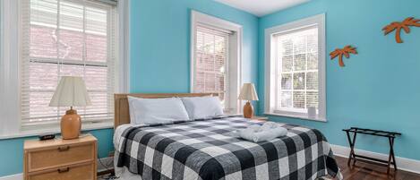 4 chambres, fer et planche à repasser, Wi-Fi, draps fournis