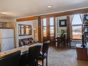 TV, peis og DVD-spiller