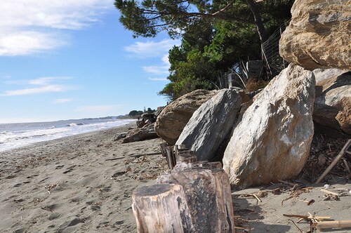 Charming apartment with large terrace and private pool 5 minutes from the beach