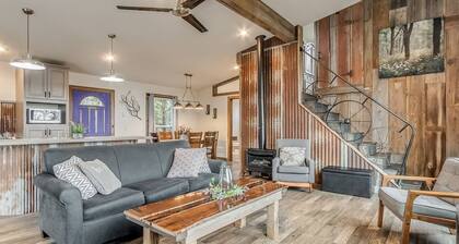 Spacious Lakeview Treehouse for Families & Couples