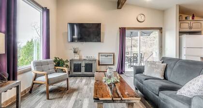 Spacious Lakeview Treehouse for Families & Couples