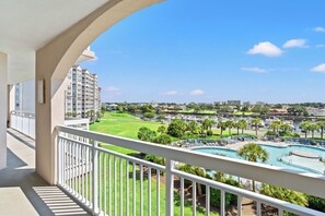 Property grounds - Waterfront 5th Floor. Clean, Quiet. Beach Shuttle | Barefoot North Tower - 504 (North Myrtle Beach)