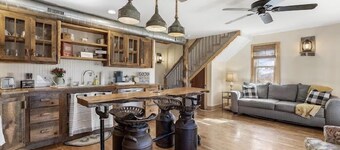 Sparrow Nest, Hot Tub, 20 min. from downtown Chattanooga!