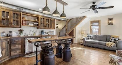 Sparrow Nest, Hot Tub, 20 min. from downtown Chattanooga!