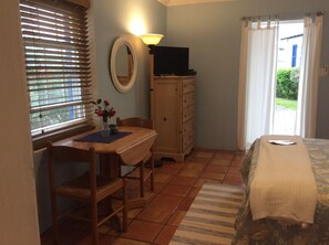 1 chambre, fer et planche Ă repasser, Wi-Fi gratuit, draps fournis