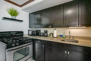 Fridge, microwave, oven, stovetop