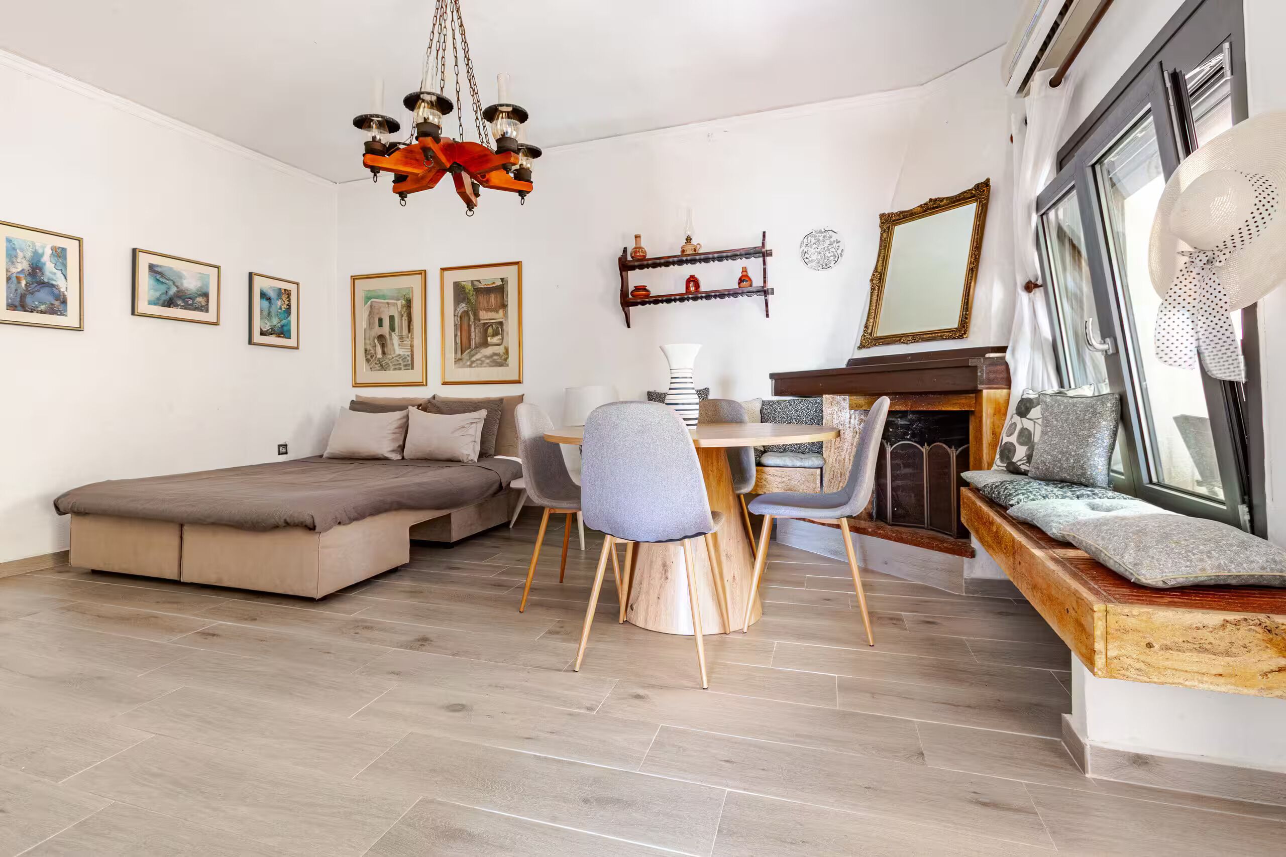 1 habitación, tabla de planchar con plancha, wifi y ropa de cama 