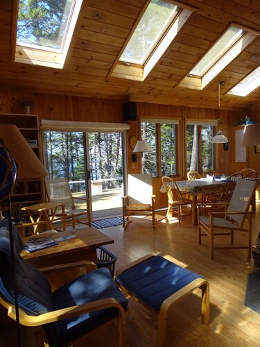 Unique ISLAND Living off the grid -Waterfront cottage