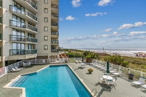 Una piscina cubierta