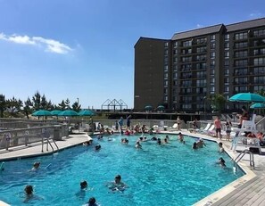 Sisäuima-allas, ulkouima-allas