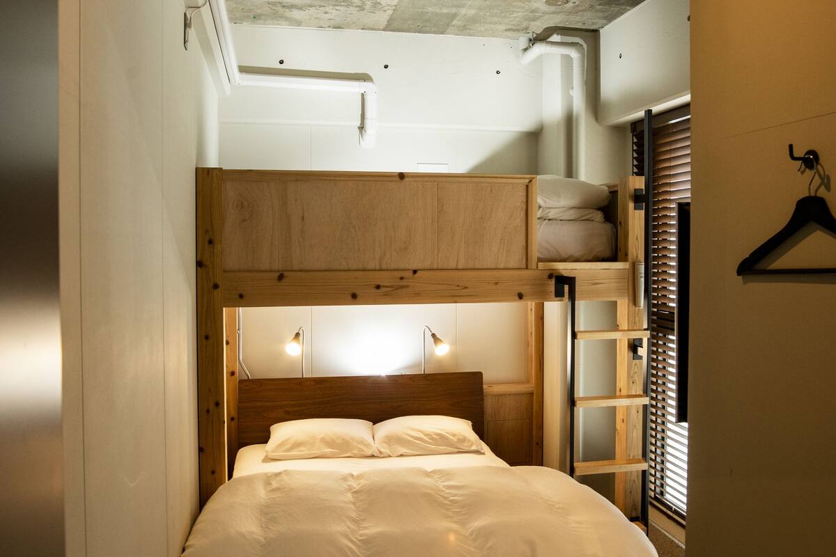 In-room safe, WiFi (free)