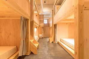 In-room safe, free WiFi - The Gate Hostel (Fukuoka)