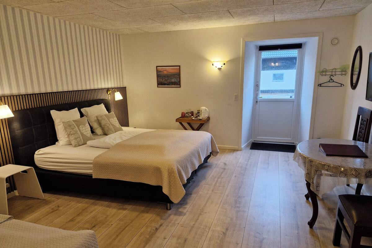 Comfort Double Room, Courtyard View | 1 bedroom, premium bedding, blackout drapes, cribs (surcharge)