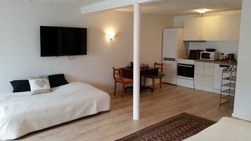 Familielejlighed - flere senge - køkken - udsigt til gårdsplads | 1 soveværelse, premium-sengetøj, individuelt design