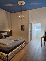 1 habitación, ropa de cama de alta calidad, cortinas blackout y cunas 