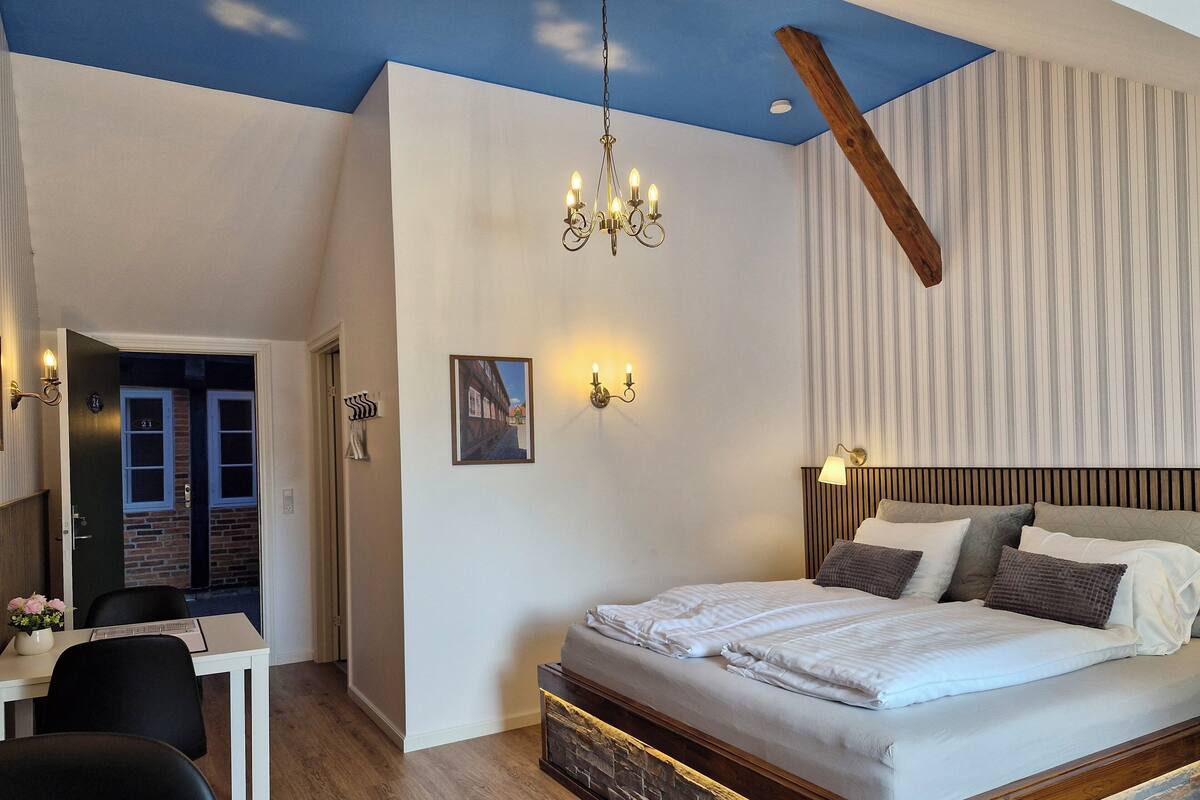 Exclusive Double Room | 1 bedroom, premium bedding, individually decorated