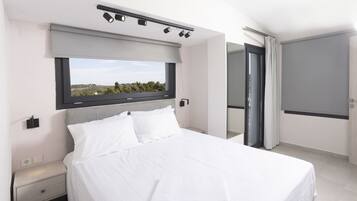 Deluxe Villa, 1 Bedroom | 1 bedroom, soundproofing, free WiFi, bed sheets