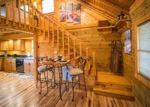 Interior - ✧Meadow Cabin- the PERFECT cabin for TWO (Davis)