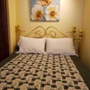 1 chambre, fer et planche à repasser, Wi-Fi gratuit, draps fournis