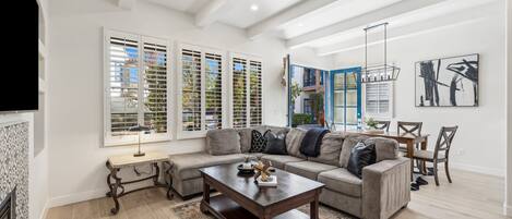 Télévision, cheminée, Netflix, Hulu