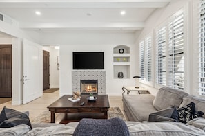 Télévision, cheminée, Netflix, Hulu