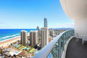 Property grounds - TOP FLOOR H Residence 13204 - Level 32 2 bedrooms (Surfers Paradise)