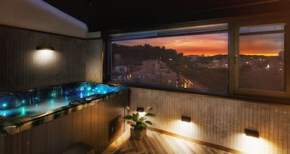 N Bridge Hotel