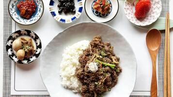 Desayuno de autoservicio incluido todos los días