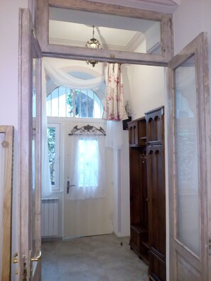 Interior - Art House Petunia - your gateway to Old Tbilisi! (Tbilisi)