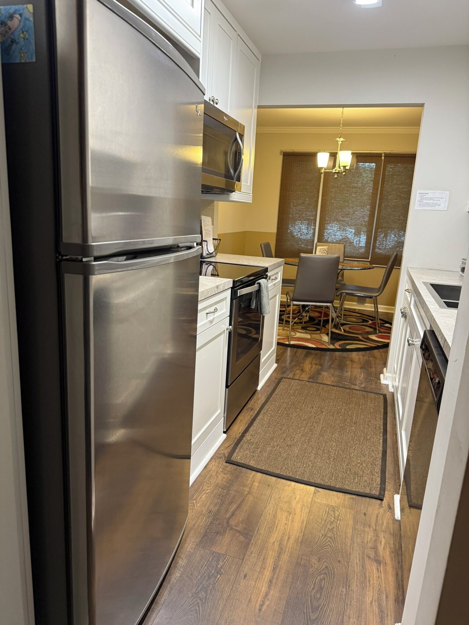 冰箱、微波炉、烤箱、炉灶