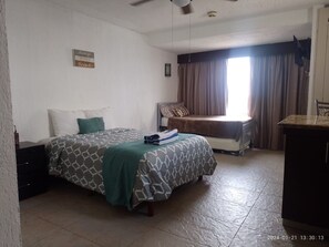 1 Schlafzimmer, Schreibtisch, Bügeleisen/Bügelbrett, kostenloses WLAN