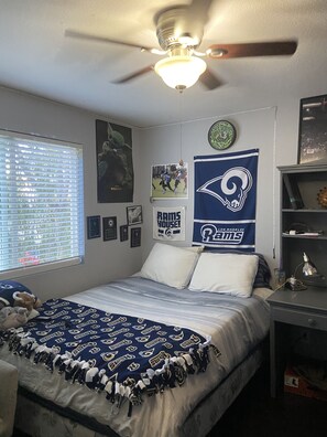 5 bedrooms, desk, iron/ironing board, free WiFi