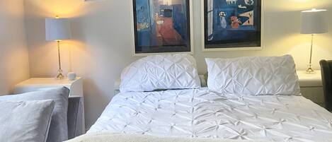 5 bedrooms, desk, iron/ironing board, free WiFi