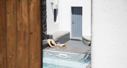 QUIET TEIL VON FIRA SEHR ZENTRAL 3 SCHLAFZIMMER 2 BADEZIMMER SPACIOUS TRADITION MODERN