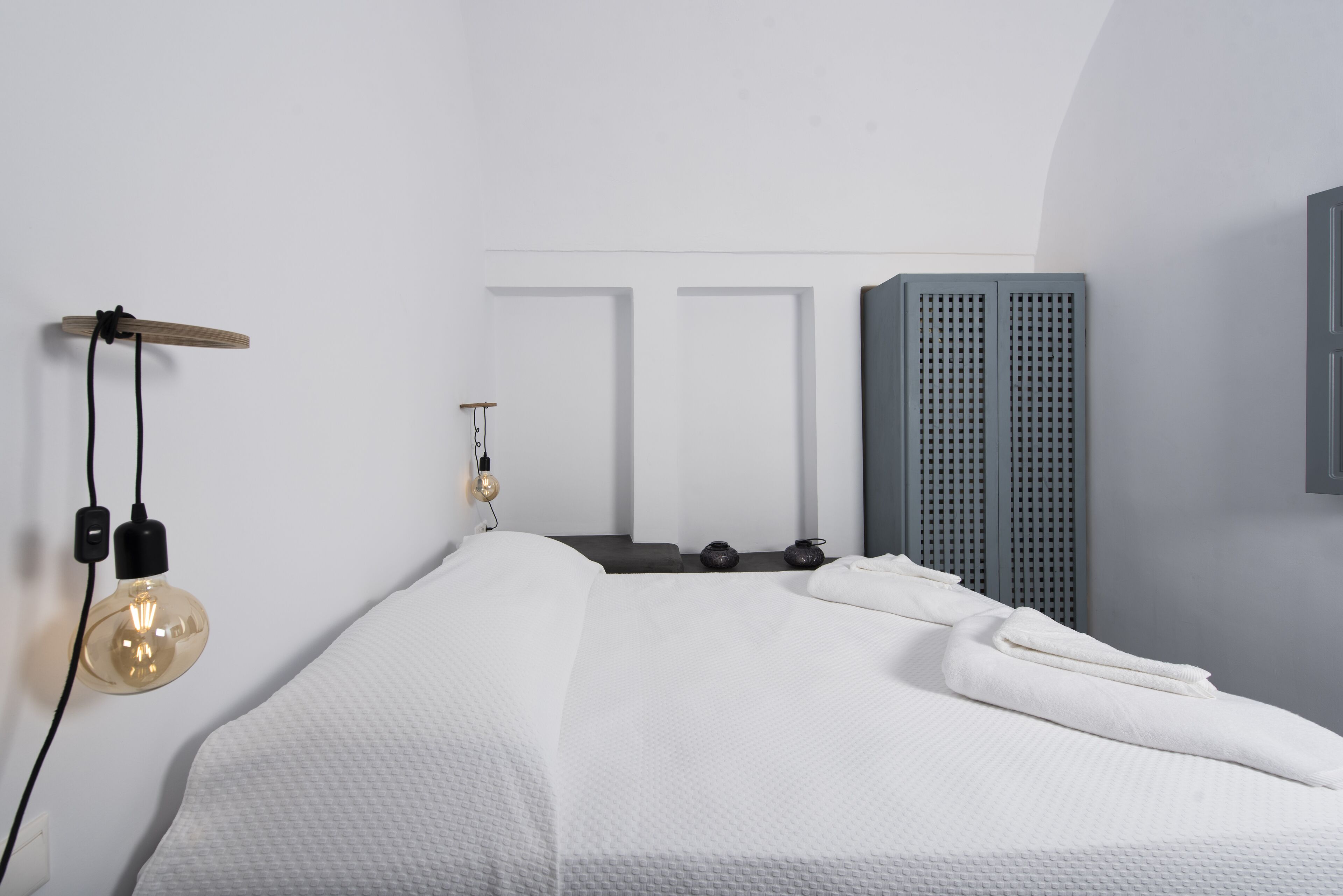 3 bedrooms, in-room safe, iron/ironing board, free WiFi