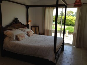 4 bedrooms, iron/ironing board, travel crib, free WiFi