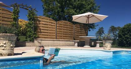 CHARMING 4 BEDROOM FARMHOUSE N BRANTOME WITH HEATED POOL AT REDUCED PRICE