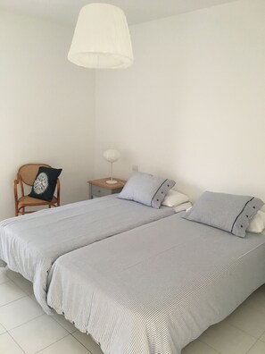 1 sovrum, strykjärn/strykbräda, internet och sängkläder