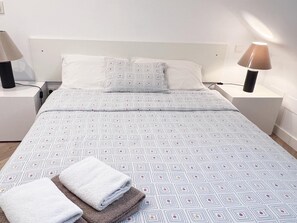 2 bedrooms, iron/ironing board, Internet - Beautiful and confortable attic in Madrid (Madrid)