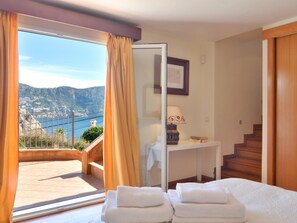 4 habitaciones, tabla de planchar con plancha, internet y ropa de cama 